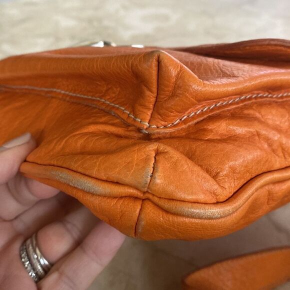 Roots Leather Side Saddle Cross Body Bag - Picture 12 of 13